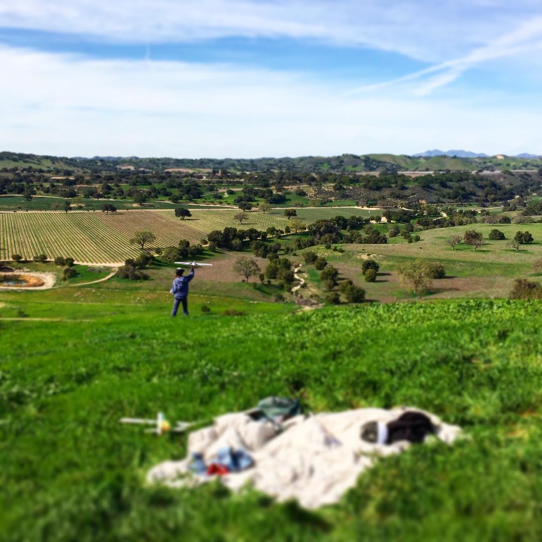 Springtime R/C glider flying in the magnificent Santa Ynez Valley