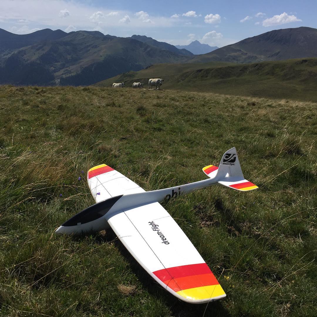 Port de Balès in the Pyrenees… the dairy cows are always the toughest crowd to please. Flew the Ahi in 30-35mph with no ballast… very exciting to say the least!