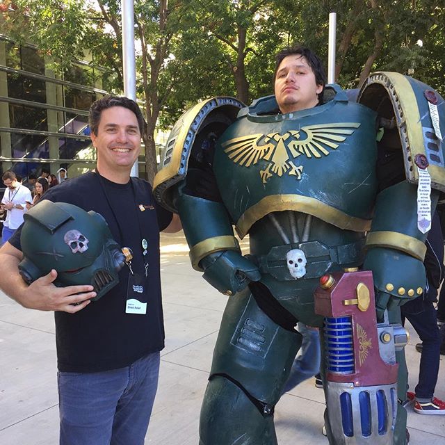 Oh man, Dark Angels represent! Warhammer 40k cosplay by @zippmonk at #twitchcon2018