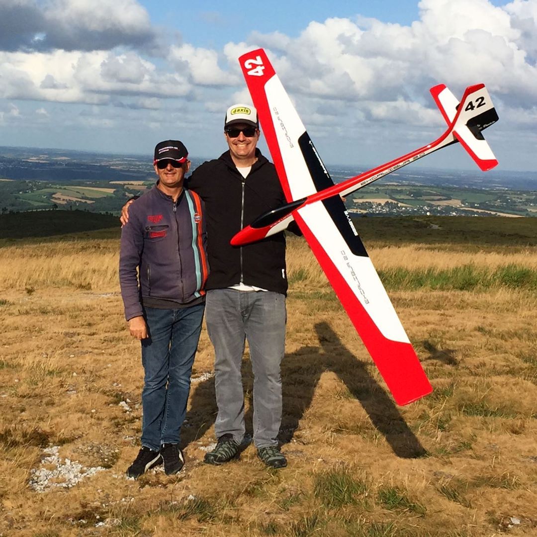 So I am now the proud owner of an Excalibur 2.0, built for me by Eric Poulain, the plane’s designer and an absolute legend of VTPR slope aerobatics. I don’t really have words other than a huge thank you. It flies awesome!